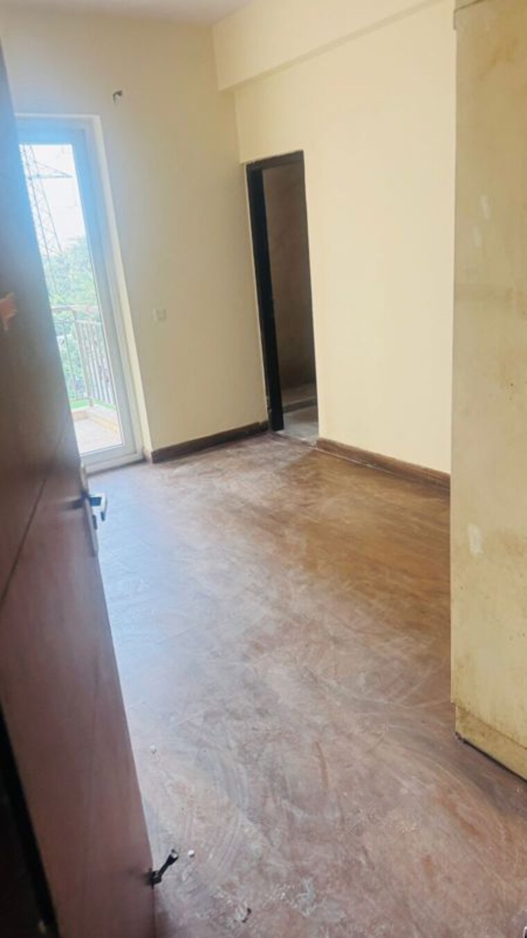 Room, puri-anand-villas-phase-ii 3 Bedroom 1940 Sq.Ft. Apartment In Sector 81 Faridabad 10639251
