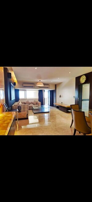 Gym in 3 BHK Apartment at Aplite Zahra, Bandra West – for Sale