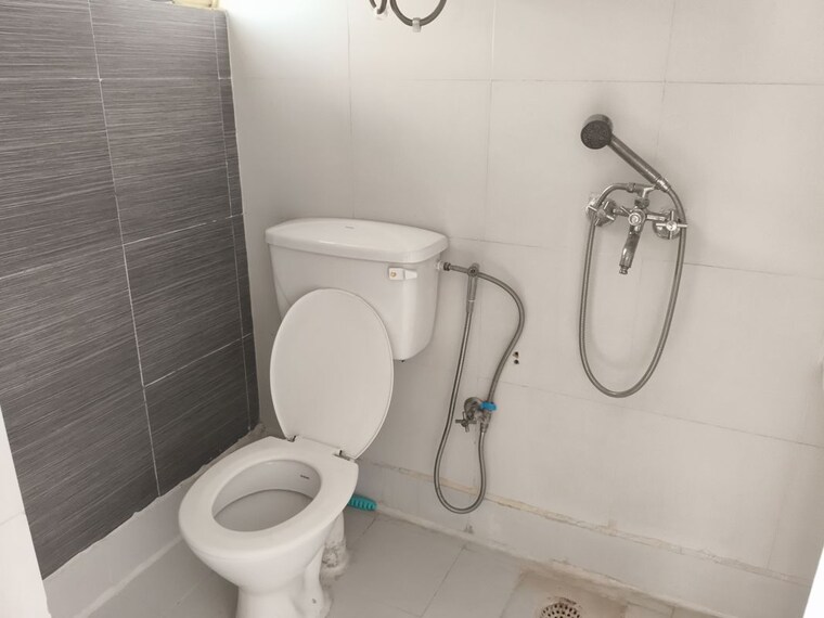 Bathroom, gaurs-green-vista 2 Bedroom 1100 Sq.Ft. Apartment In Nyay Khand Ghaziabad 10639285