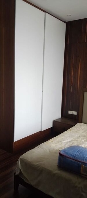 Room in 4 BHK Apartment at Lodha Bellezza Sky Villas, Kukatpally – for Rent