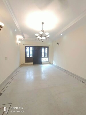 Room in 4 BHK Builder Floor at Greater Kailash – for Rent