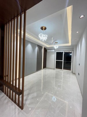 Building Lobby in 4 BHK Builder Floor at Ansal Sushant Lok I, Sector 43 – for Rent