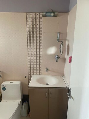 Bathroom in 4 BHK Villa at 3G Homes Crimson, Kadugodi – for Rent