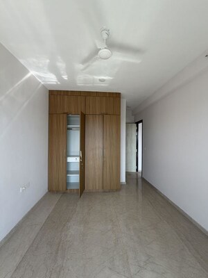 Room in 4 BHK Apartment at Adani Ten BKC, Bandra East – for Rent