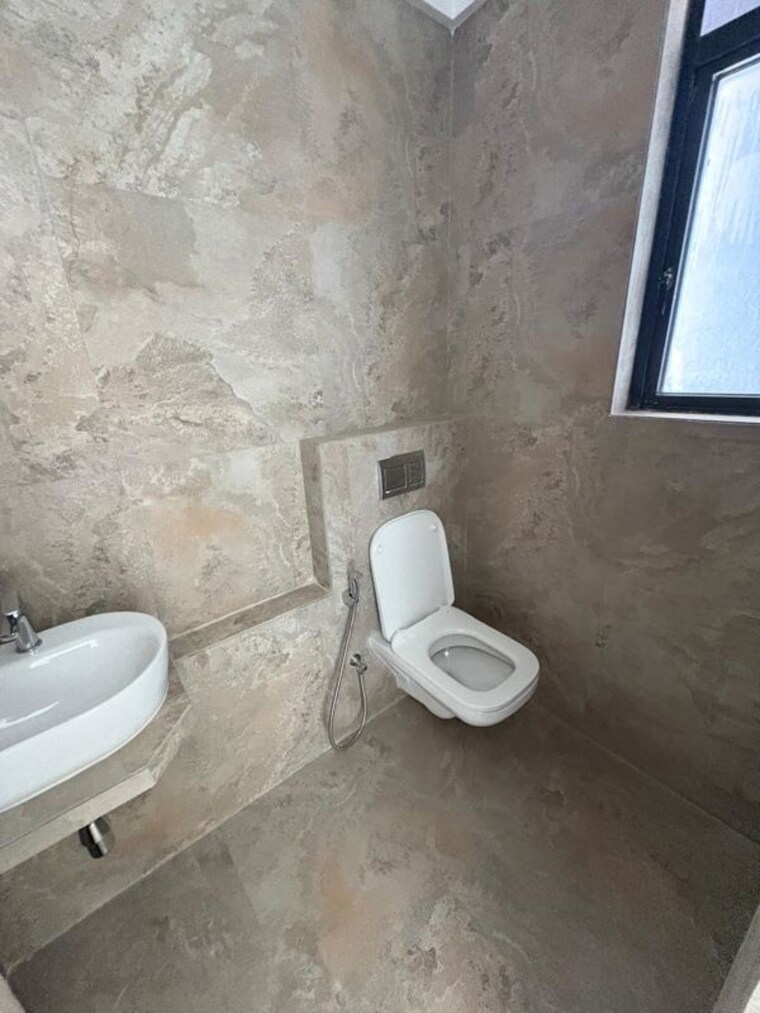 Bathroom, worli 2 Bedroom 650 Sq.Ft. Apartment In Worli Mumbai 10639336