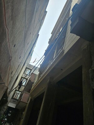 Building Lobby in 1 BHK Builder Floor at Saket – for Sale