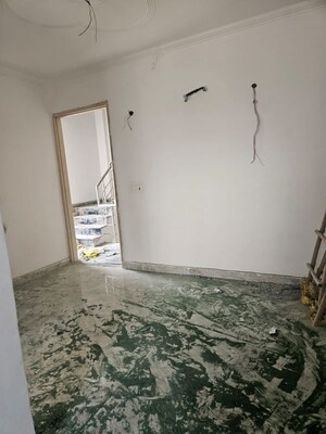 Room in 1 BHK Builder Floor at Saket – for Sale