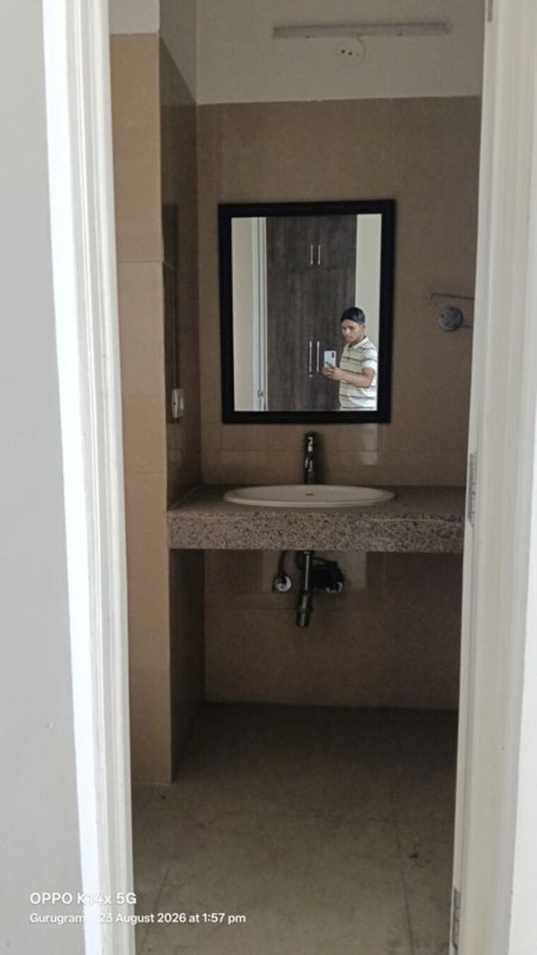 Room, emaar-emerald-estate 3 Bedroom 1235 Sq.Ft. Apartment In Sector 65 Gurgaon 10639353