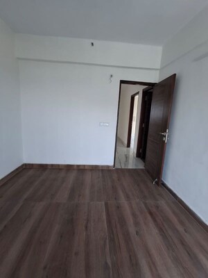 Room in 2 BHK Apartment at Meenal Balmukund Residency, Raj Nagar Extension – for Sale