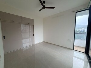 Room in 3 BHK Apartment at Dhamji Shamji Mahavir Spring Tulip Phase 1, Pokhran Road No Two – for Rent