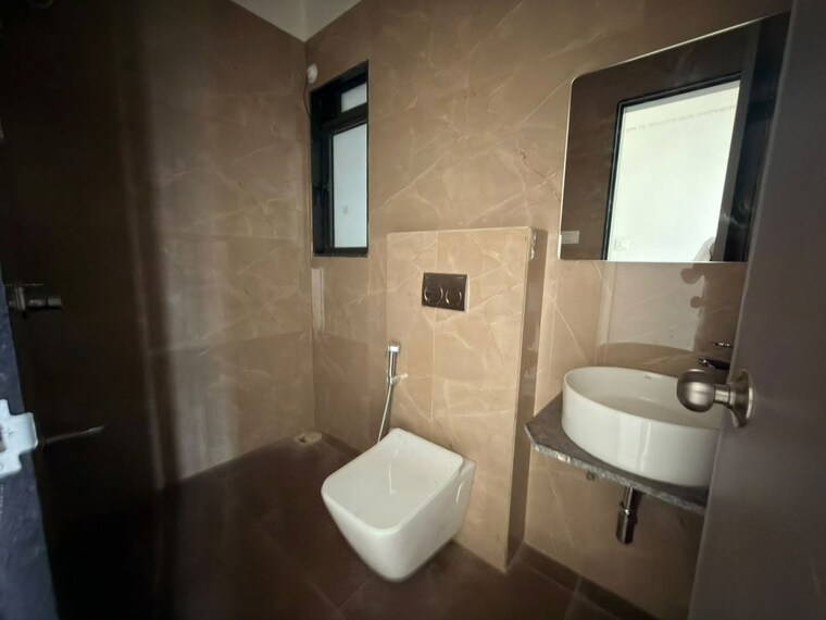 Bathroom, dhamji-shamji-mahavir-spring-tulip-phase-1 3 Bedroom 994 Sq.Ft. Apartment In Pokhran Road No Two Thane 10639339