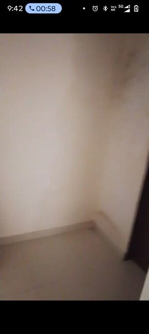 Room in 1 BHK Apartment at Pant Nagar – for Rent