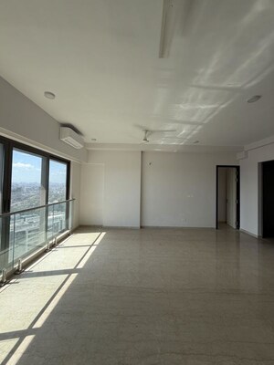 Room in 4 BHK Apartment at Adani Ten BKC, Bandra East – for Rent