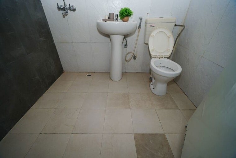 Bathroom, pivotal-devaan 2 Bedroom 625 Sq.Ft. Apartment In Sector 84 Gurgaon 10639394