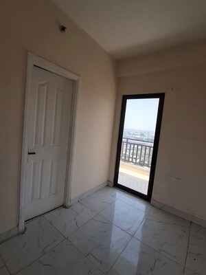 Room in 3 BHK Apartment at High End Paradise II, Raj Nagar Extension – for Sale