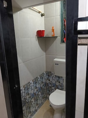 Bathroom in 1 BHK Apartment at Ghatkopar East – for Rent