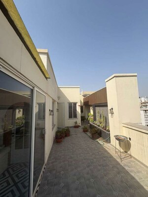 5 BHK Penthouse – Exterior View View at Emaar The Palm Drive-The Premier Terraces, Sector 66 - for Rent