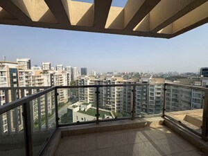 5 BHK Penthouse – Exterior View View at Emaar The Palm Drive-The Premier Terraces, Sector 66 - for Rent