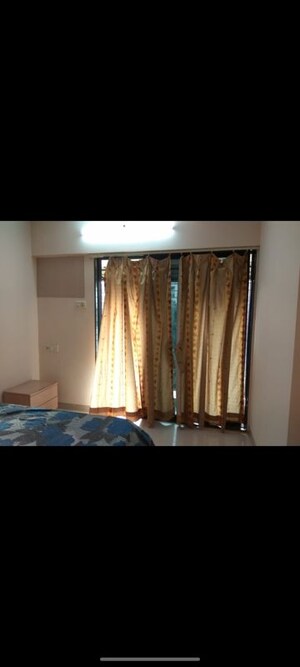Bedroom in 2 BHK Apartment at Heritage View Vile Parle, Vile Parle West – for Rent