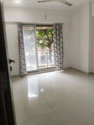 Room in 1 BHK Apartment at Ghatkopar East – for Rent