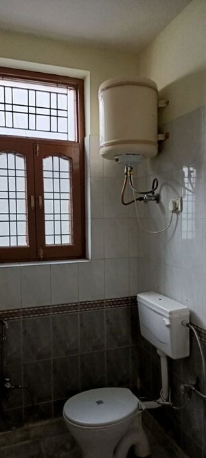Bathroom in 1 BHK Builder Floor at Kohli One Malibu Town Plot, Sector 47 – for Rent