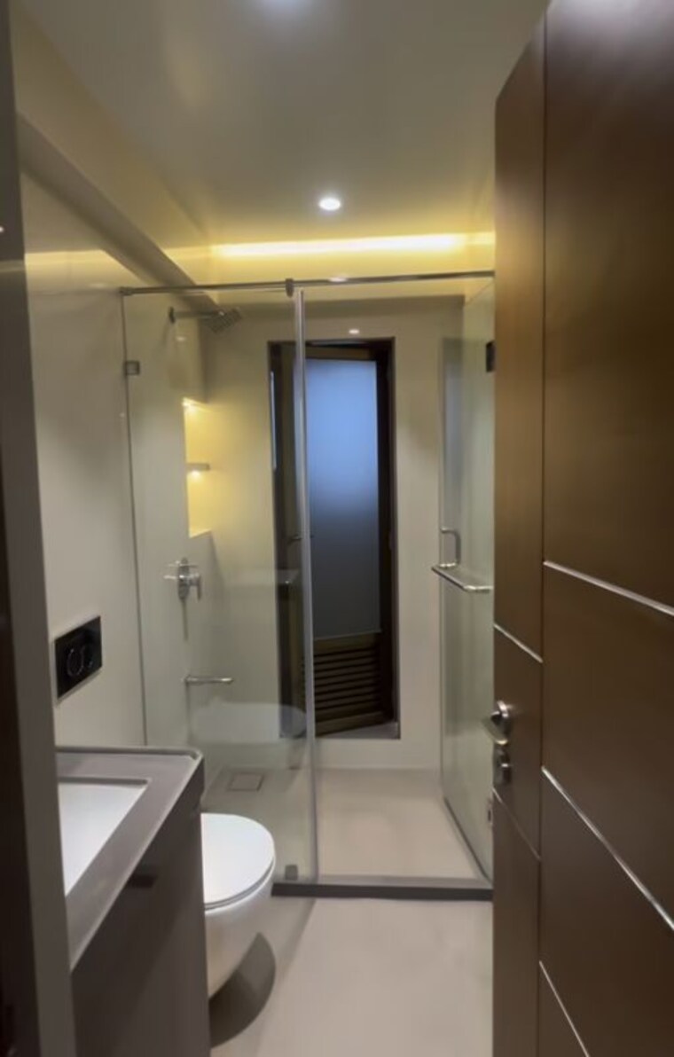 Bathroom, sb-one 2 Bedroom 600 Sq.Ft. Apartment In Chembur Mumbai 10639489