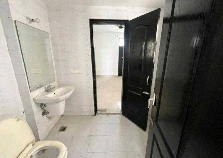 Bathroom, omaxe-new-chandigarh 3 Bedroom 1640 Sq.Ft. Builder Floor In North Mullanpur Chandigarh 10639483