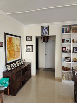 Living Room in 4 BHK Apartment at Pali Hill – for Rent