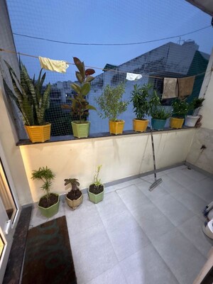 Balcony in 3 BHK Builder Floor at Vipul World Plots, Sector 48 – for Rent
