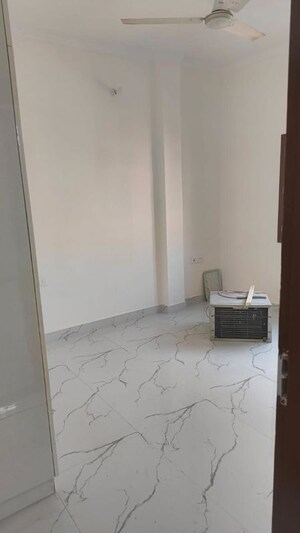 Room in 2 BHK Apartment at Janakpuri – for Rent