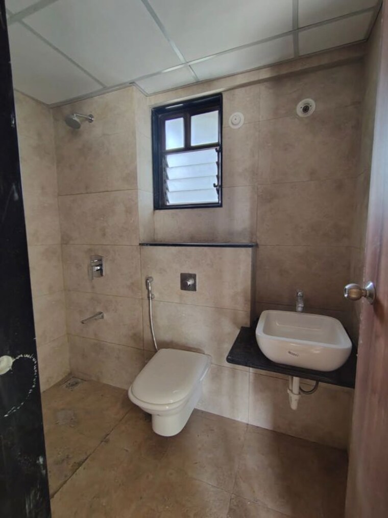 Bathroom, paranjape-blue-ridge 2 Bedroom 1050 Sq.Ft. Apartment In Hinjewadi Pune 10639534