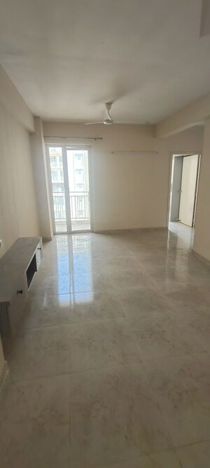 Room in 2 BHK Apartment at MRG The Meridian, Sector 89 – for Rent