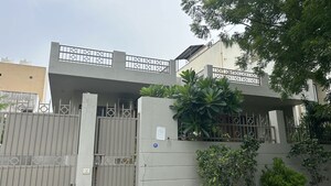 6+ BHK Independent House – Exterior View View at RWA Apartments Sector 47, Sector 47 - for Sale
