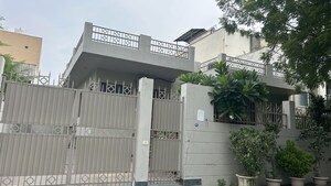 6+ BHK Independent House – Exterior View View at RWA Apartments Sector 47, Sector 47 - for Sale