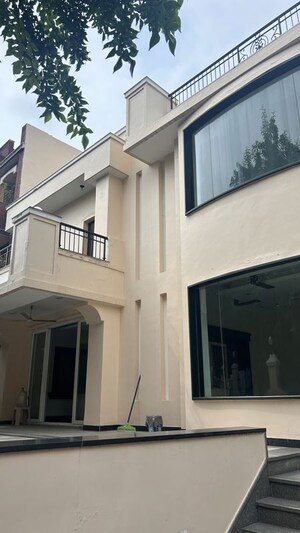 6 BHK Independent House – Exterior View View at Sector 47 - for Sale