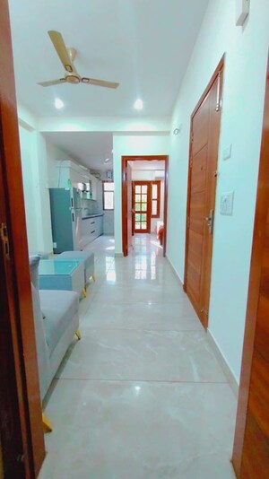 Building Lobby in 2 BHK Builder Floor at SS Mayfield Gardens, Sector 51 – for Rent