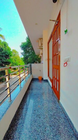 Swimming Pool in 2 BHK Builder Floor at SS Mayfield Gardens, Sector 51 – for Rent