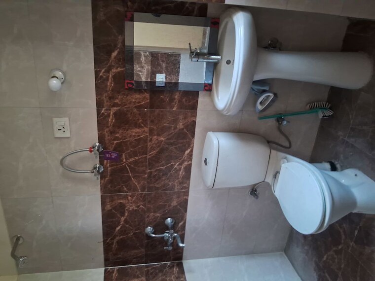 Bathroom, svp-gulmohur-garden 2.5 Bedroom 950 Sq.Ft. Apartment In Raj Nagar Extension Ghaziabad 10639583