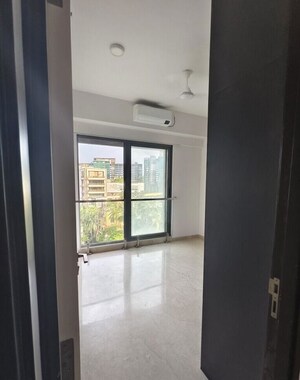 Room in 4 BHK Apartment at Adani Ten BKC, Bandra East – for Rent