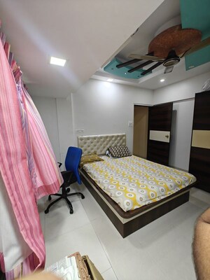 Bedroom in 2 BHK Apartment at Mahaveer Tower, Worli – for Rent