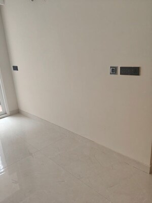 Room in 4 BHK Apartment at The Ananta Aspire, Utrathiya – for Rent