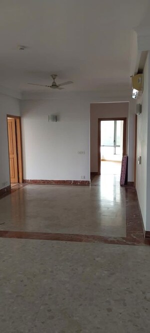 Room in 1 BHK Apartment at Jaypee Green Crescent Court, Jaypee Greens – for Rent