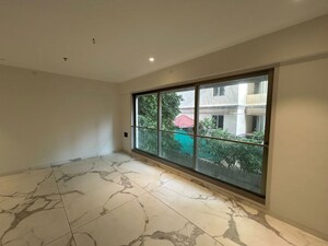 Room in 2 BHK Apartment at Vascon Orchids, Santacruz West – for Sale