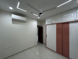 Room in 3 BHK Apartment at Prestige Beverly Hills, Kokapet – for Rent