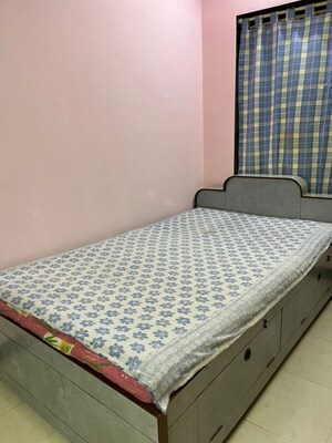 1 BHK Apartment For Rent in Gayatri Corner, Kandivali East