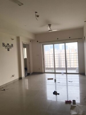 Room in 3 BHK Apartment at Paras Tierea, Sector 137 – for Rent