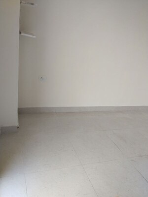 Room in 2 BHK Apartment at Signature Global The Roselia, Sector 95a – for Sale