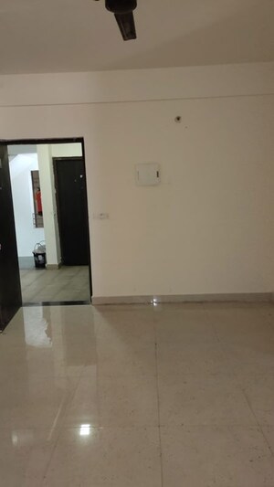 Room in 2 BHK Apartment at Signature Global The Roselia, Sector 95a – for Sale