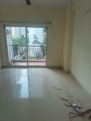 Room in 3 BHK Apartment at Maxblis White House, Sector 75 – for Rent