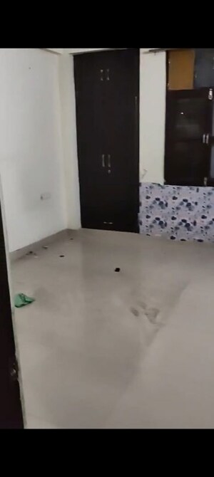 Room in 3 BHK Apartment at Vasu Fortune Residency, Raj Nagar Extension – for Rent